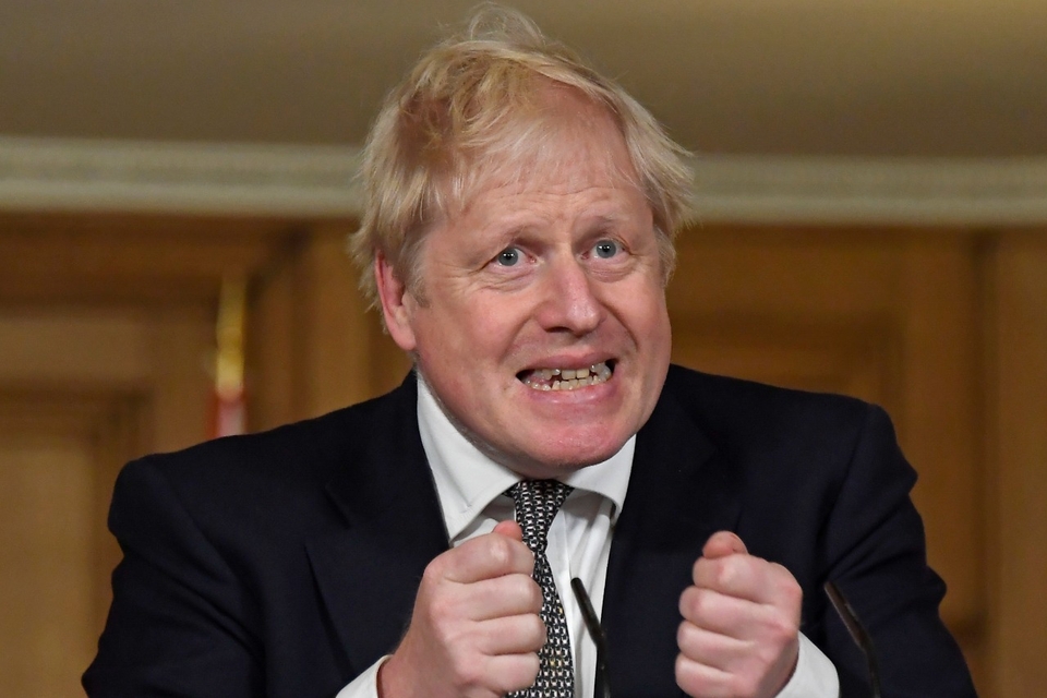 Reino Unido vuelve a la restricción dura y el confinamiento domiciliario para frenar al coronavirus