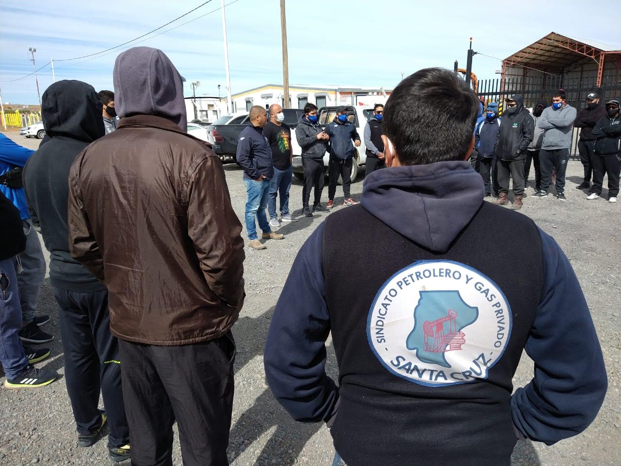 Petroleros inicia medida de fuerza a las tres operadoras por irregularidades en San Antonio