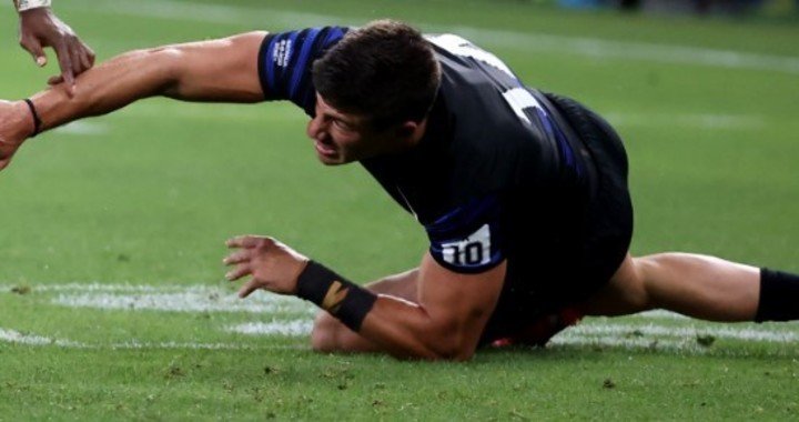 Los Pumas empataron con Australia en medio de la polémica y con un forzado homenaje al Diez