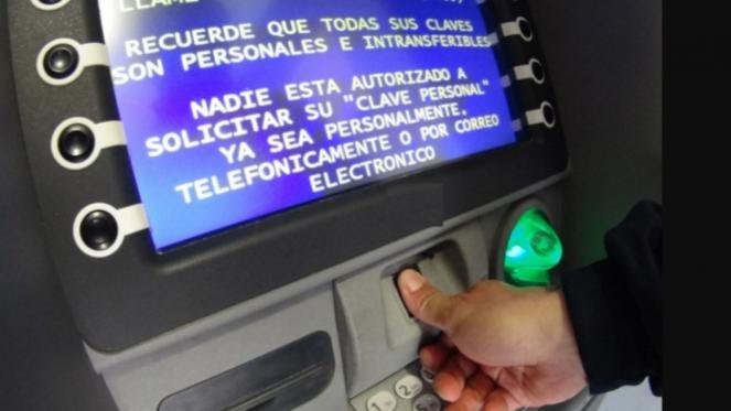 Los cajeros automáticos tendrán que aceptar la huella digital para operar