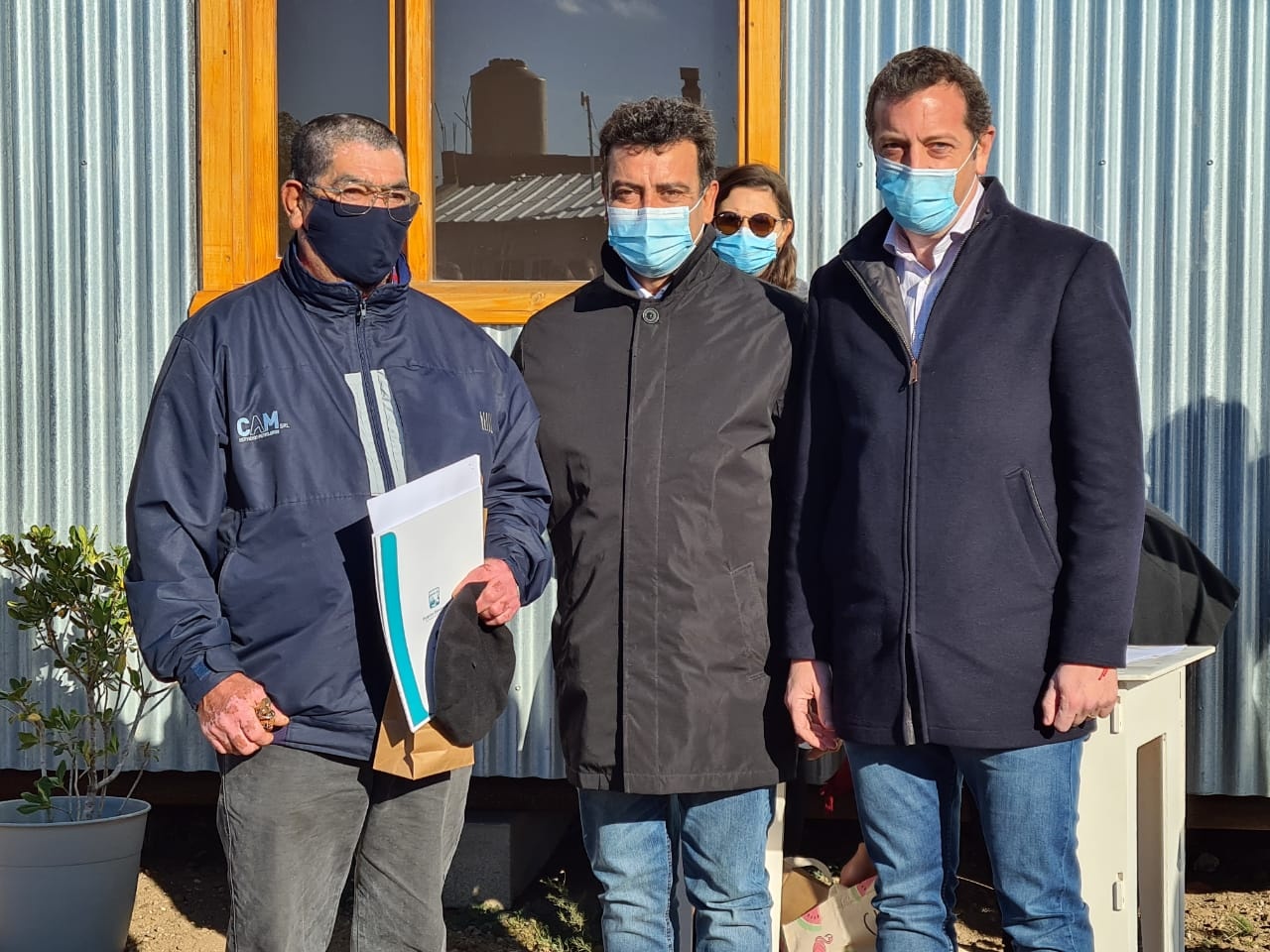 Gustavo González entregó casas a peones rurales jubilados: “Trabajamos para hacer posibles estos sueños»