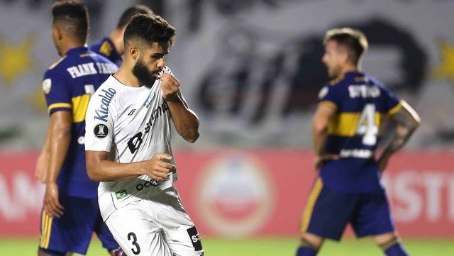 Boca derrotado en Brasil con Santos, la tercera seguida, viene River y va de punto al choque