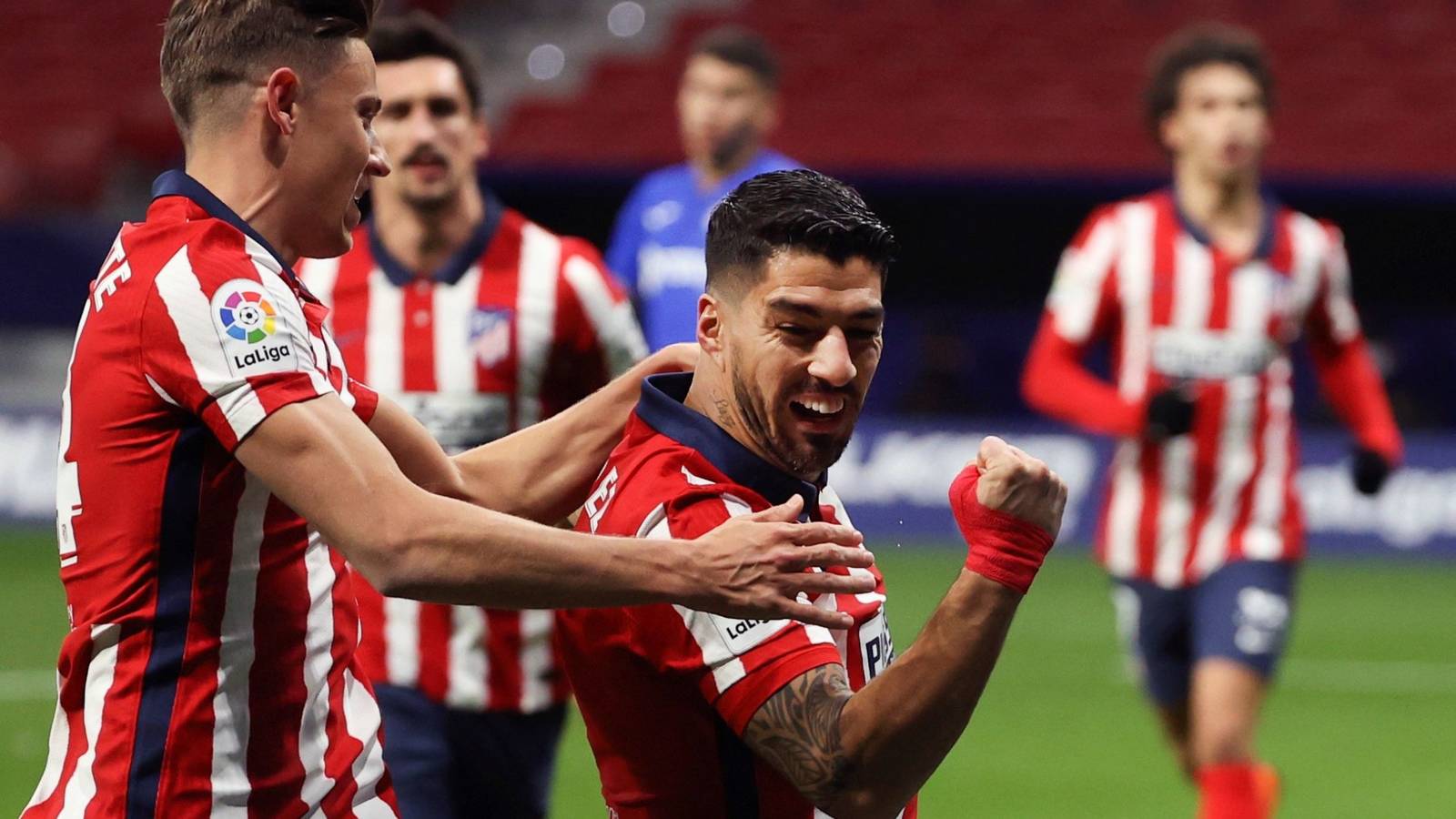 A qué hora juegan Atlético y Real Madrid y por dónde verlos en vivo