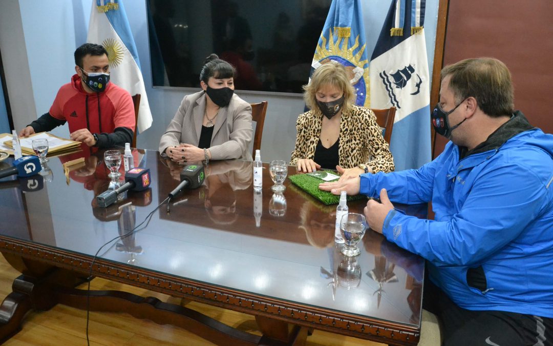 Se abrió la licitación para la adquisición de césped sintético para 10 canchas de la ciudad