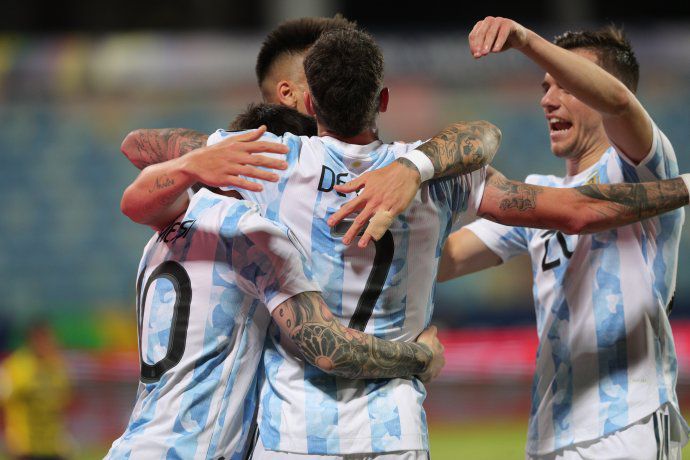 Qué jugadores se perderían la doble fecha de Eliminatorias con Uruguay y Brasil, llega Messi?