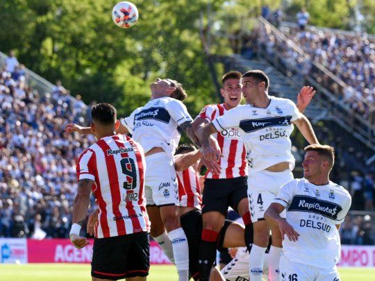 Partidazo 4 a 4: Estudiantes y Gimnasia empataron en un clásico tremendo