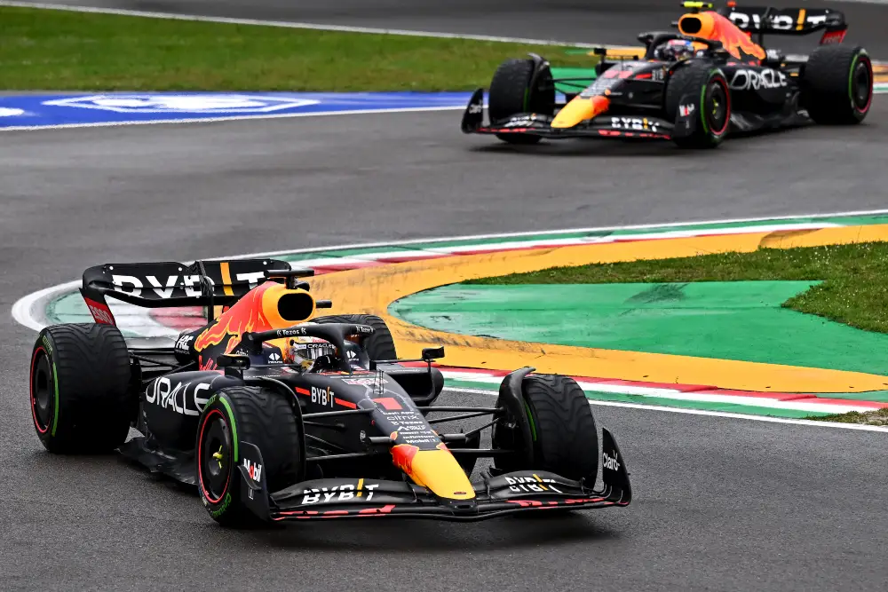 PALIZA DEL CAMPEÓN DEL MUNDO VERSTAPPEN Y RED BULL METIÓ 1-2