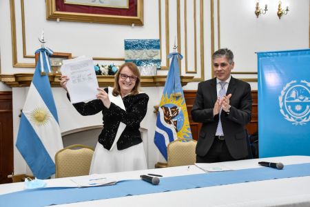 Alicia: «Este convenio es una base para el desarrollo en materia energética, inversión y empleo en Santa Cruz”