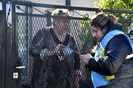 El Gobierno Provincial desplegó operativo territorial para difundir el «Vale Santa Cruz – Tarifa Social»