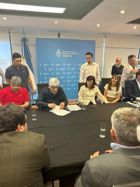 Paritarias de Camioneros: hubo acuerdo del 107 %