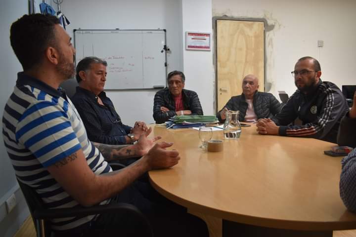 Municipio gestiona con empresas y entidades para ayudar a taxistas y remiseros en recambio de unidades