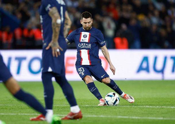 Messi tiene una inflamación en el tendón de Aquiles y este domingo no juega para el PSG