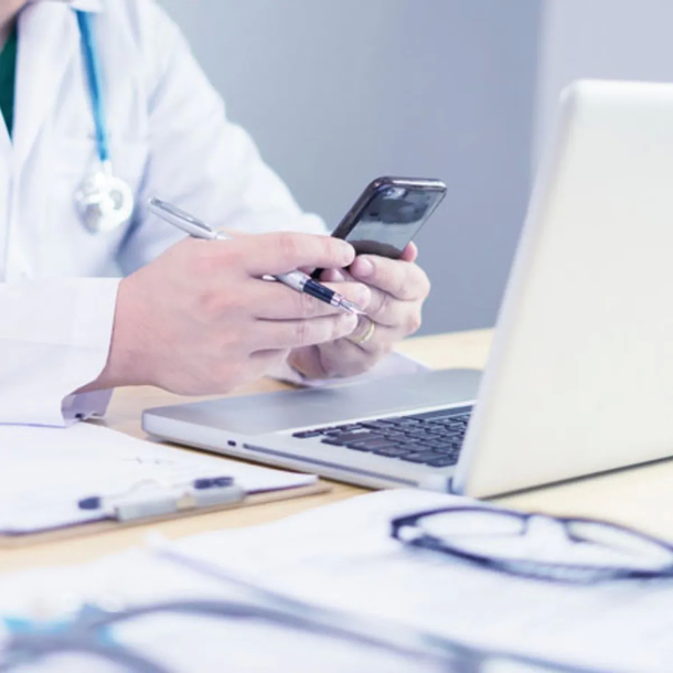 La decisión del Gobierno con las recetas enviadas por mail o WhatsApp