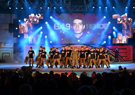 La delegación de Santa Cruz emocionó al público en Cosquín