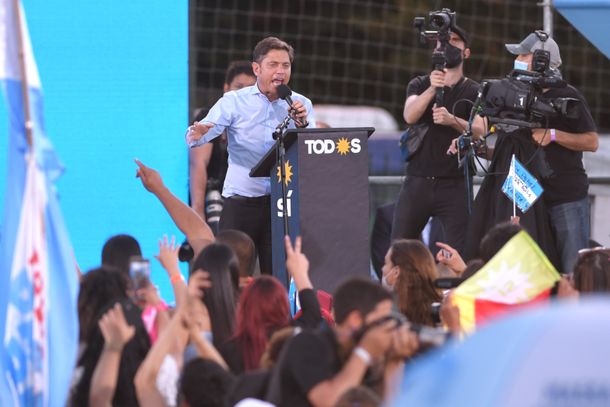Cumbre del Frente de Todos en Merlo con Axel Kicillof, Sergio Massa, Máximo Kirchner y Wado de Pedro