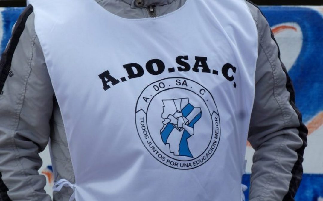 ADOSAC: Aceptó cláusula gatillo,  rechazó 4 por ciento aumento retroactivo y advirtió riesgo en inicio de clases