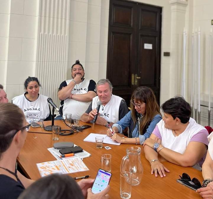Roxana Reyes y ADOSAC: mesa de trabajo en Buenos Aires por la Educación en Santa Cruz