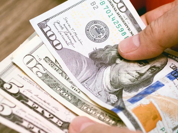 A cuánto está el dólar blue hoy martes 2 de mayo