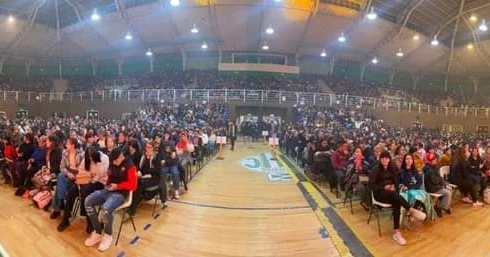 5 MIL PERSONAS LLENARON EL BOXING PARA VER «LA JENNY» EN RÍO GALLEGOS