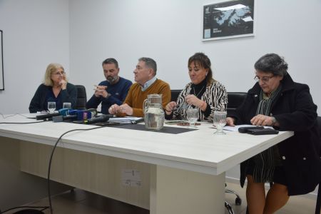 Educación no negociará la calidad curricular y trabajará en la readecuación del calendario escolar