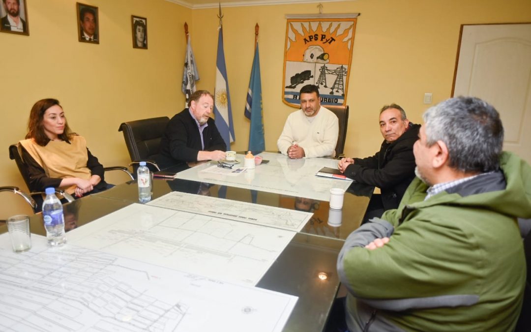 Guillermo Polke se reunió con personal de YCRT para conocer la actualidad de la minera