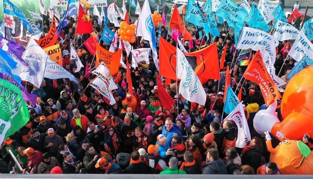 Más de 6000 personas acompañaron a la caminata de Belloni en la capital