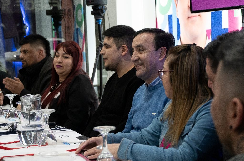 Sublema “Tiempo de Crecer”  Nahuel Garzón y dirigentes sociales que reivindican la construcción colectiva de “abajo hacia arriba”