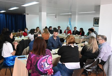 Se realizó una charla sobre el abordaje de la salud mental para medios y áreas de comunicación