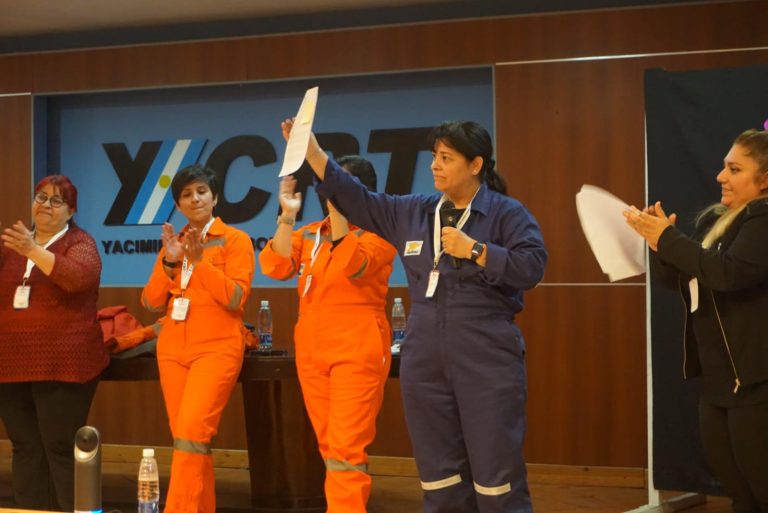 Cambio de época: Las mujeres de YCRT ya pueden desarrollar tareas en interior de mina