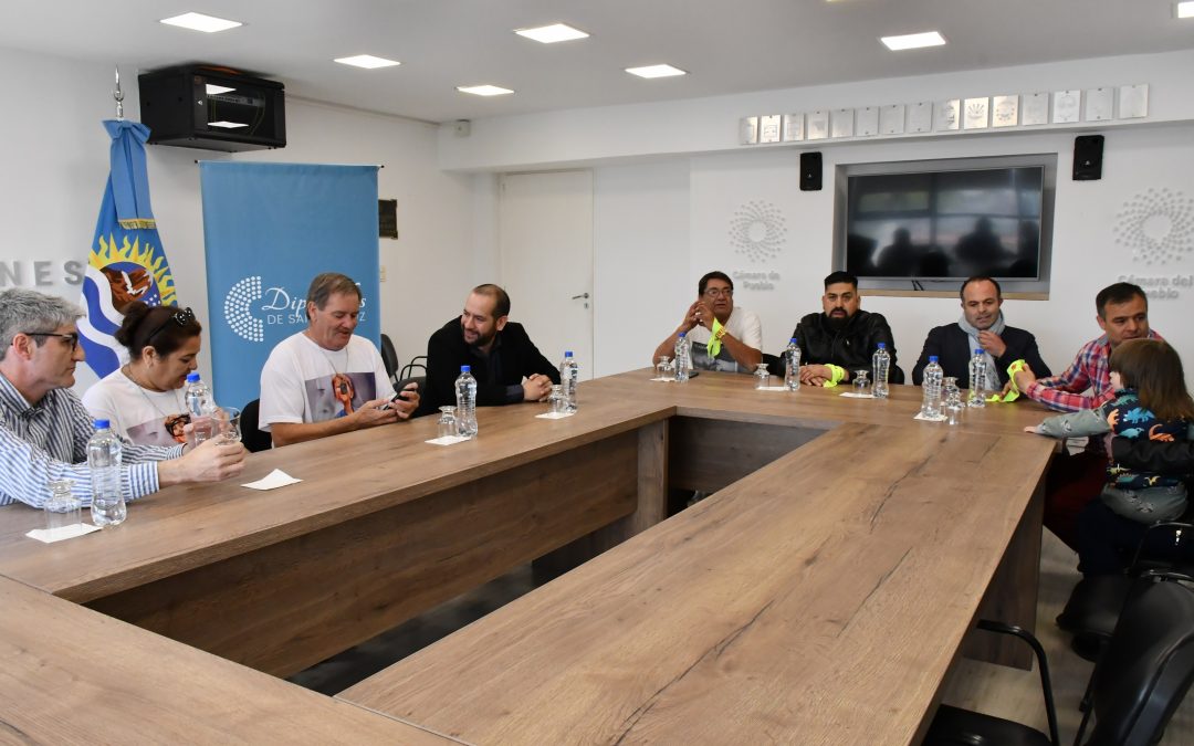 Los abuelos de Lucio Dupuy fueron recibidos en la Legislatura Provincial