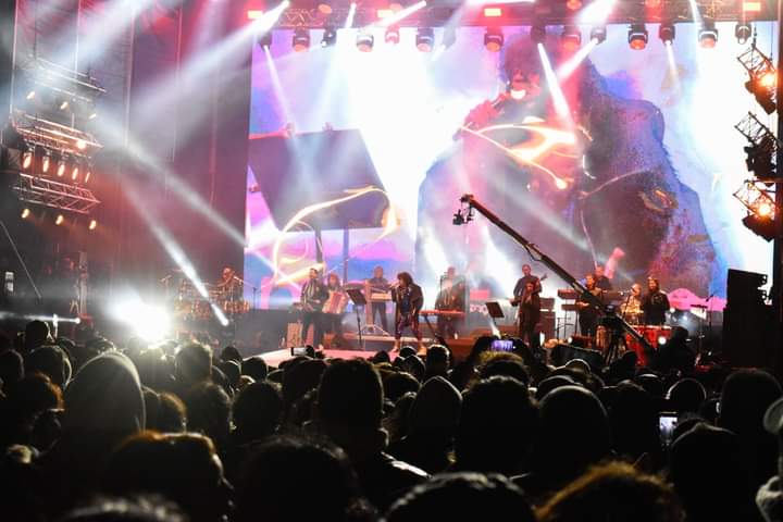 La Mona Jiménez deslumbró con el cuarteto en la primera noche del Festival