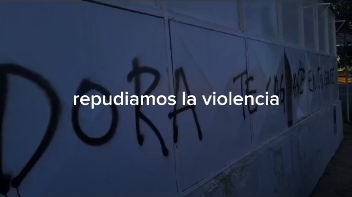 MARTÍN CHÁVEZ REPUDIÓ PINTADAS APRIETE A SU PAR VICTORIA OJEDA