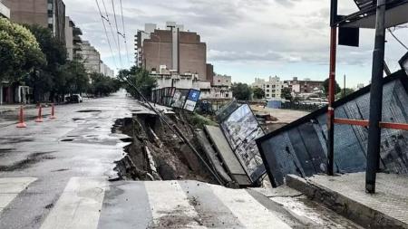 Córdoba recibió el año con un fuerte temporal de viento, lluvia y granizo