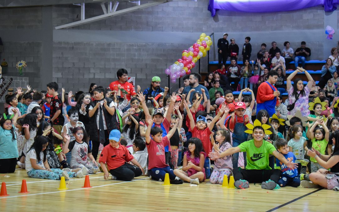 Gran Cierre del Primer Contingente de Colonos con el acompañamiento de padres, madres y abuelos