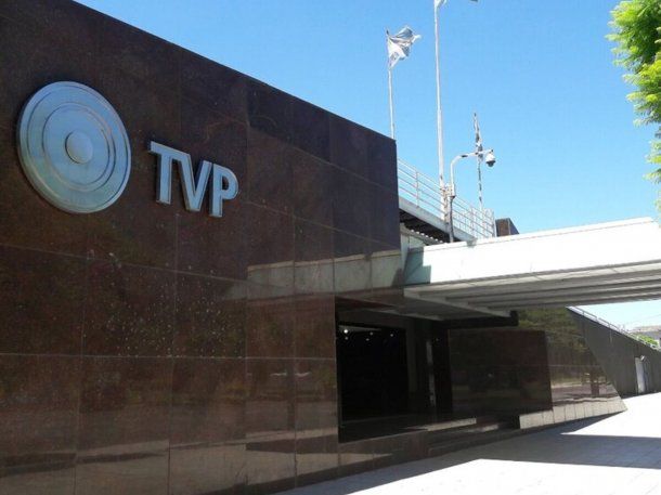Ajuste en la TV Pública: suspenden dos noticieros y dan de baja programas tercerizados