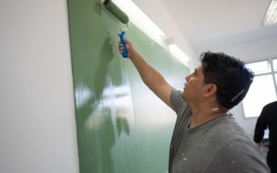El gobernador Vidal mandó a pintar escuelas a todo el Gabinete Provincial
