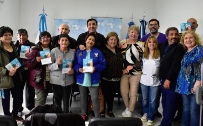 PABLO GRASSO PRESENTÓ LA PRIMERA LIBRETA SANITARIA PARA EL ADULTO MAYOR EN SANTA CRUZ