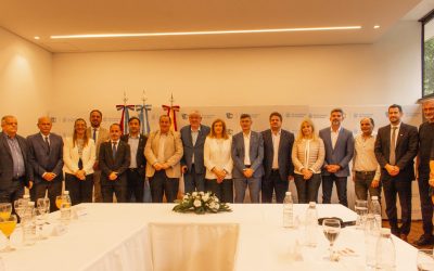 ENCUENTRO DE INTENDENTES: GRASSO EXPUSO EN CÓRDOBA LOS DESPIDOS EN LAS REPRESAS Y LA SITUACIÓN DE YCRT