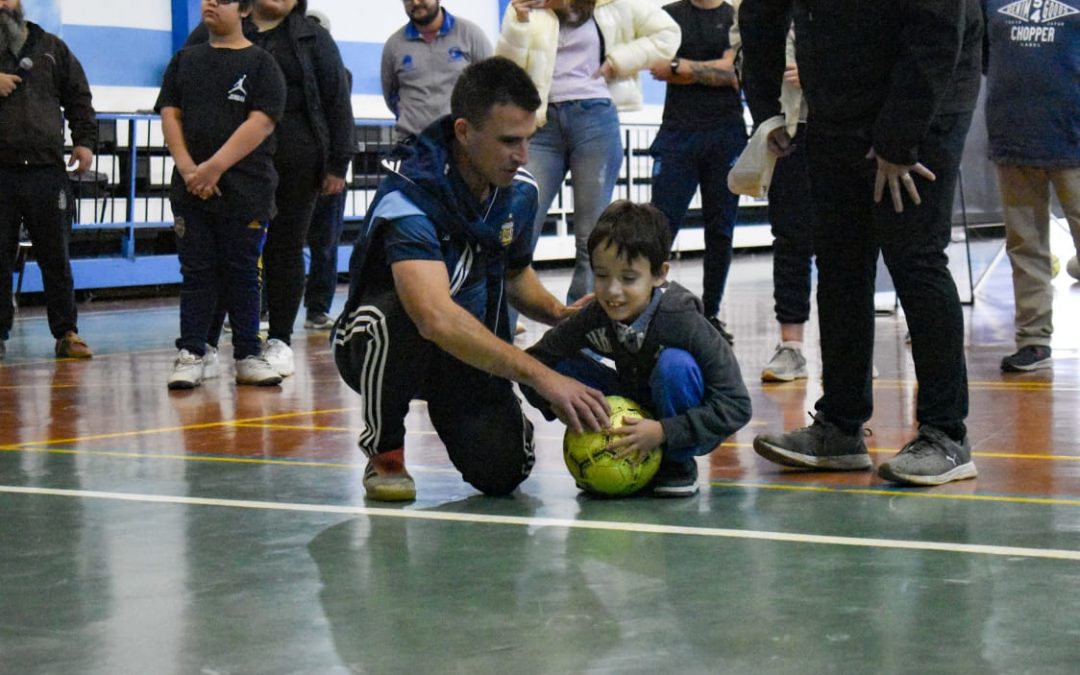 De los Murciélagos al 17 de Octubre: David Peralta dictó capacitación sobre deporte adaptado