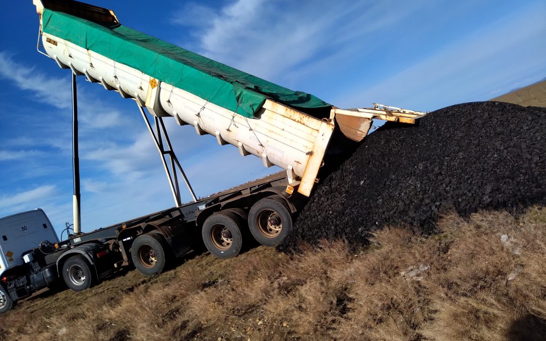 El Gobierno entregó carbón a vecinos del Barrio Chimen Aike de Río Gallegos