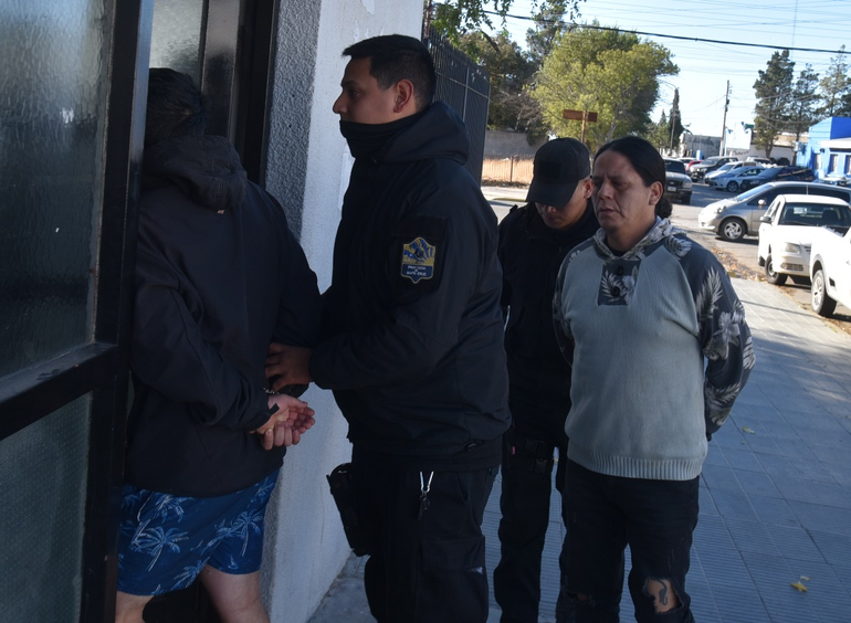 SON 3 LOS DETENIDOS POR EL ATENTADO AL INTENDENTE CARRIZO