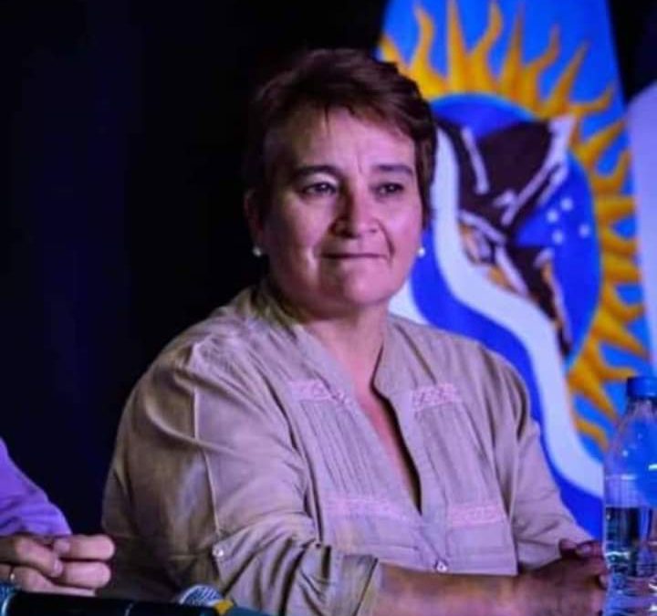 MÓNICA GUTIÉRREZ A MACCHIAVELLI: «De tanto mirar vacas, la Ministra se olvida que pocos tienen para comprar carne y ella en territorio no aparece»
