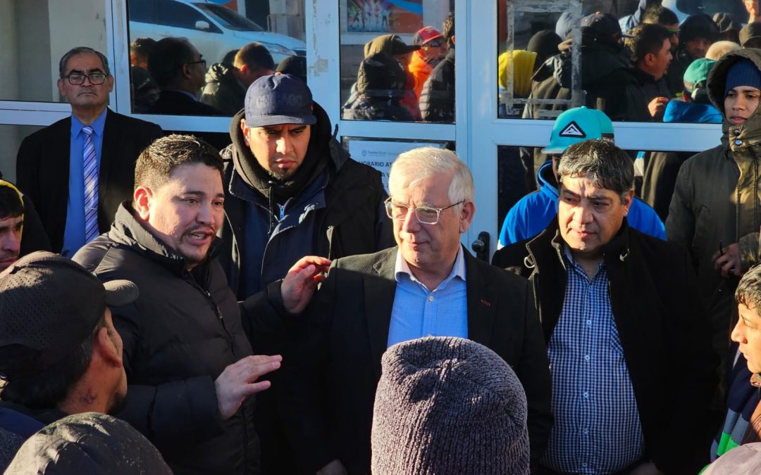 El Gobierno Provincial firmó un acuerdo de paz social con la UOCRA