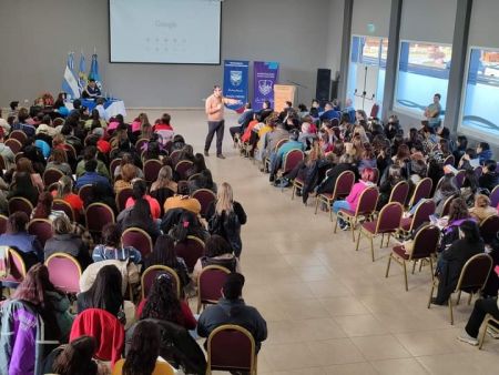 El Gobierno capacita en Gestión Pública y Contrataciones del Estado