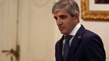 Javier Milei traspasó al ministro de economía Caputo el control total de la obra pública