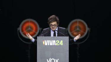 Javier Milei arremetió contra Pedro Sánchez, presidente de España: «Tiene la mujer corrupta y se toma cinco días para pensarlo»