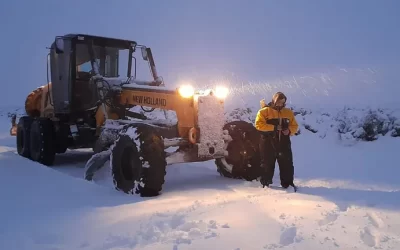 Llegan más máquinas y Vialidad Provincial realiza un despliegue inédito por la emergencia climática