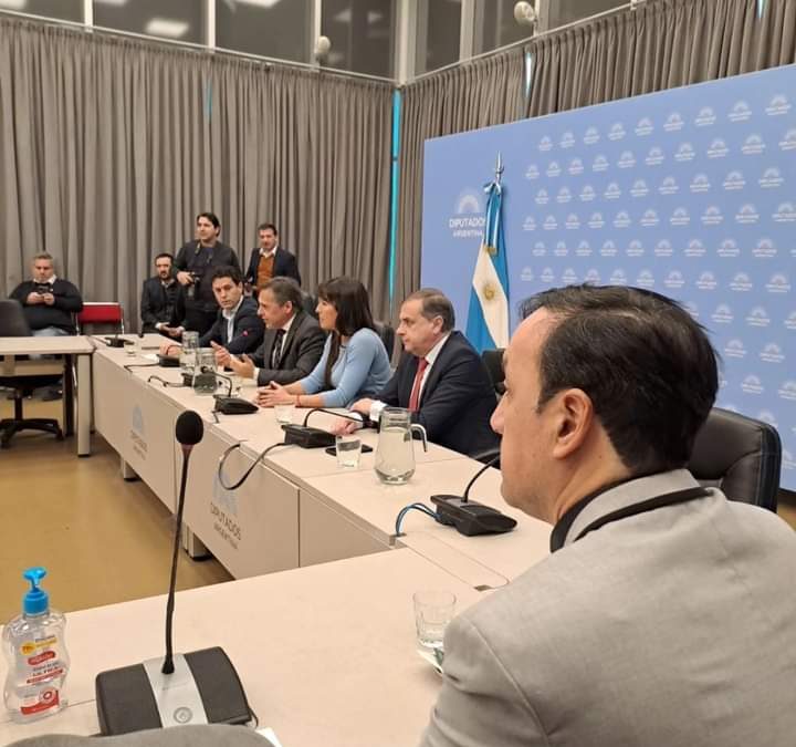 Junto a Intendentes de todo el país, Pablo Grasso planteó ante el Congreso Nacional una distribución equitativa de subsidios al transporte