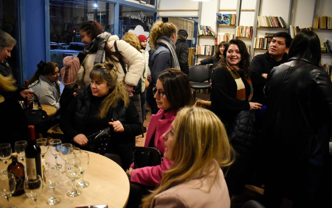 Éxito total en la Primera Edición de «Tarot y Vino»
