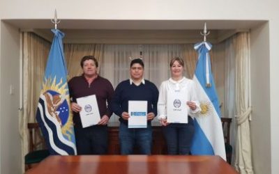 Obras para los Municipios: Vidal firmó el convenio para Los Antiguos